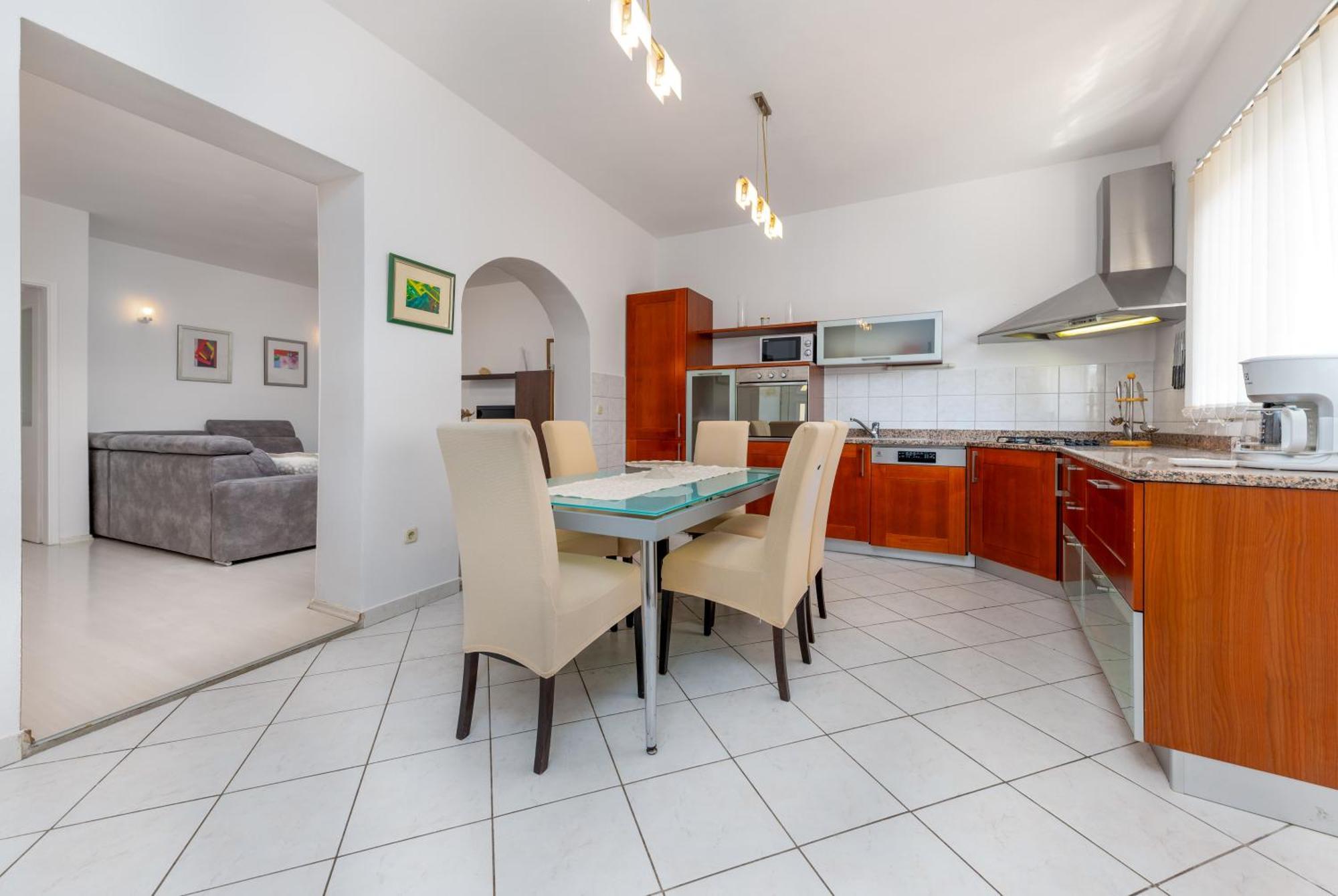 Apartments Gisela Makarska Rum bild